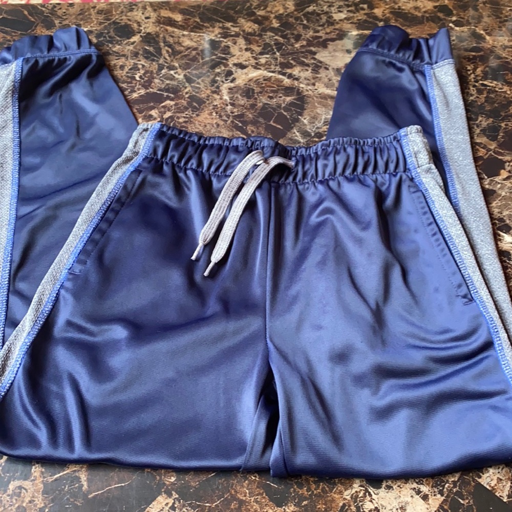 Boys pants size M (10/12)
